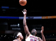 包含阿扎伦卡意外战胜独行侠，重要助攻引爆全场！比赛高潮迭起的词条